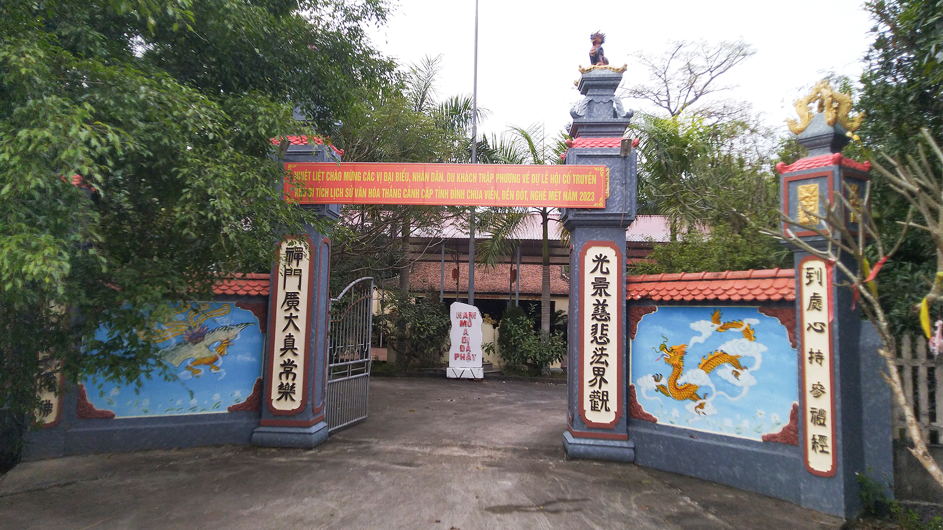 2_ Cổng Chùa Viễn.jpg